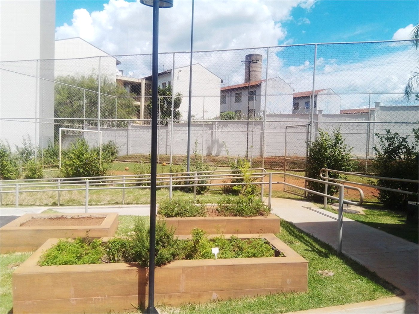 Apartamento no Condomínio Ipê Branco .