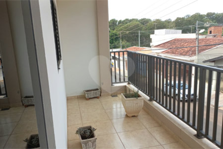 Sobrado à venda com 3 quartos em Jardim Bicão, São Carlos, SP
