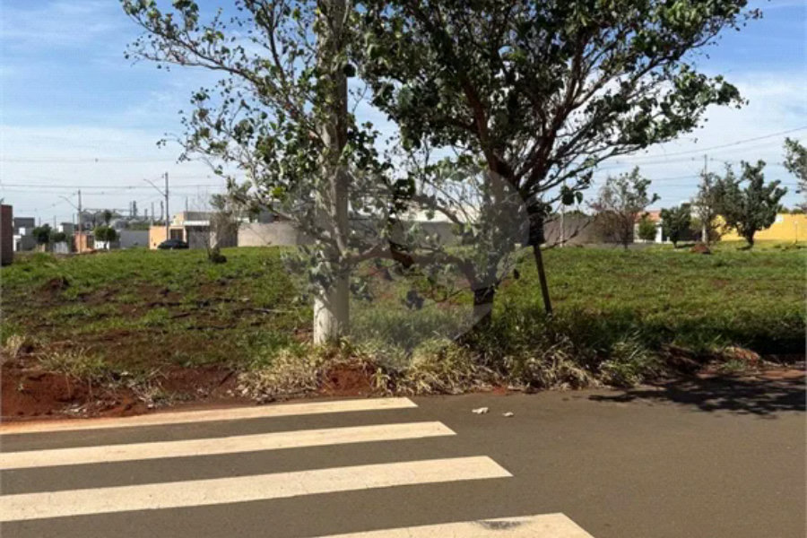 Terreno com 275 m2 , á venda no Terras Di Treviso