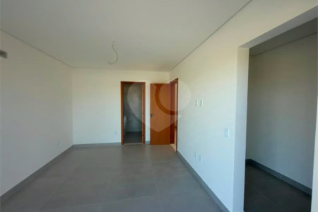 Casa à Venda no Ogiva em Cabo Frio com 4 Quartos em Condomínio Fechado