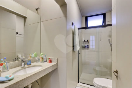 Casa de Vila à venda com 5 quartos, sendo 3 suítes, em Jardim Hípico, São Paulo, SP