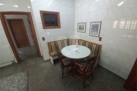 Sobrado no Condomínio Faber 1