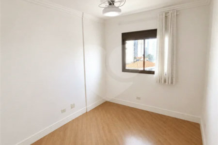 Excelente apartamento à venda na Vila Reg. Feijó