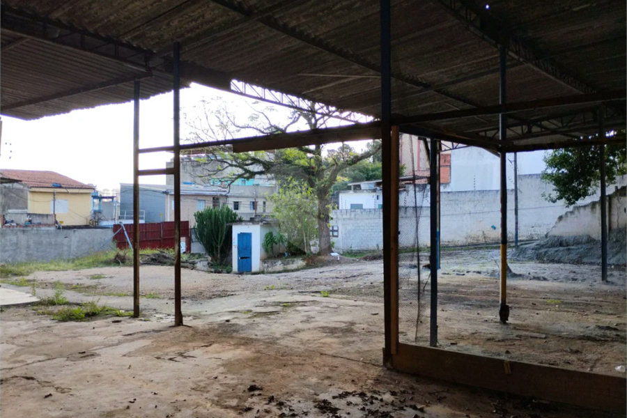 Aluga-se imóvel comercial na Zona Sul com 1500 m2