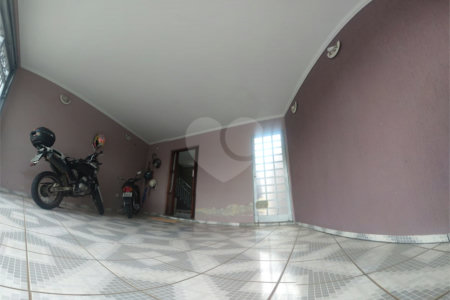Sobrado com 3 suítes.