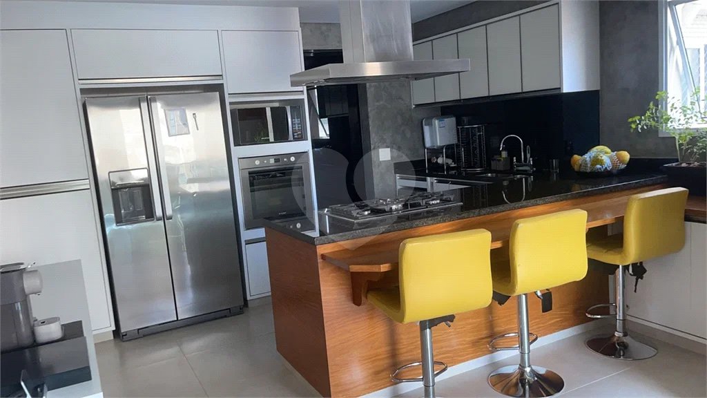 Apartamento na Mooca com 204 m² com vista maravilhosa, sendo 3 suítes e 4vagas.