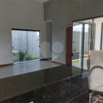Casa no condomínio Parque Faber IV