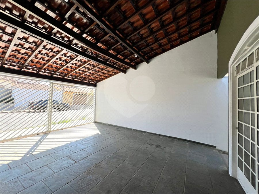 Casa à Venda no Santa Felicia, São Carlos | 2 Dormitórios | Pronta para Morar com Total Conforto