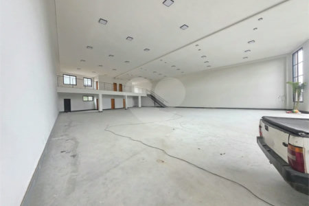 Prédio Comercial para Locação no Jardim Santo Antônio em Valinhos/SP