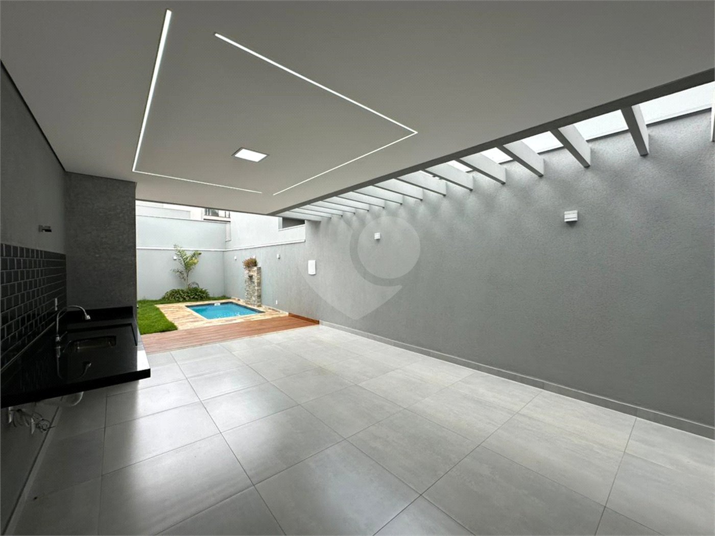 Casa para venda no Condomínio Faixa Azul.