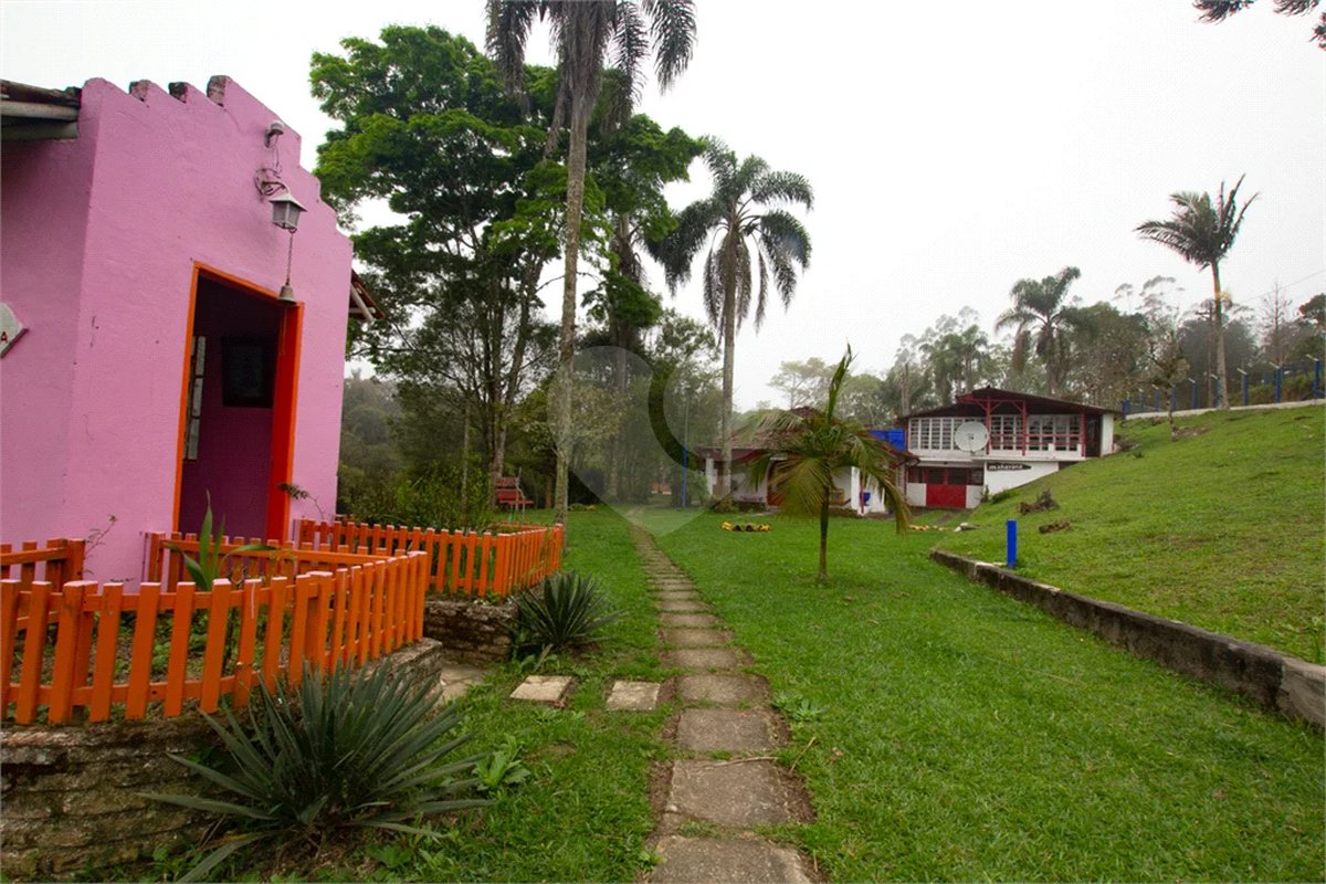 Sítio à venda com 8 quartos, sendo 4 suítes, em Taiaçupeba, Mogi das Cruzes, SP