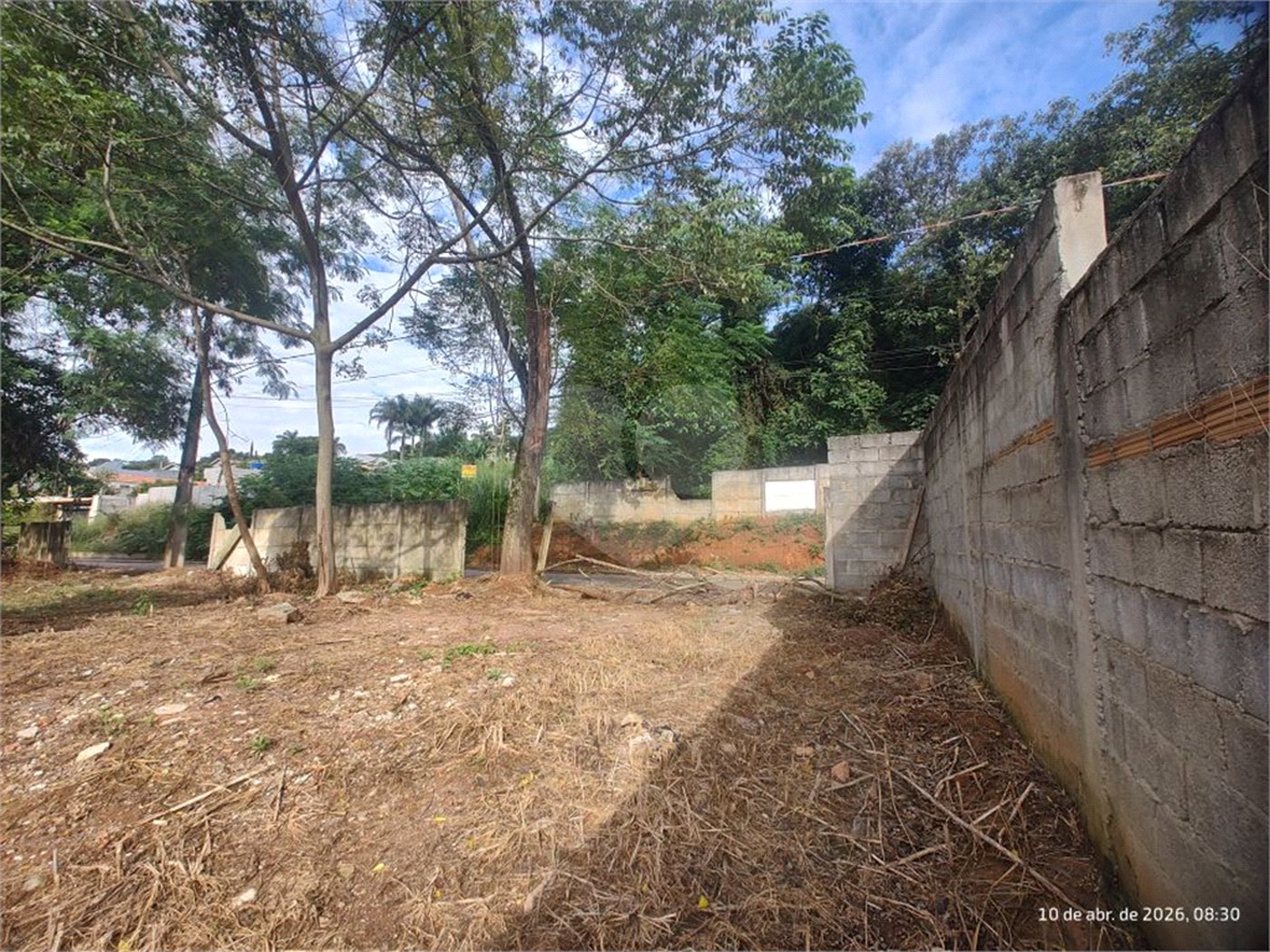 Terreno em Atibaia com 1.196 metros, ótimo para chácara, excelente localização, avalia permuta com casa maior valor