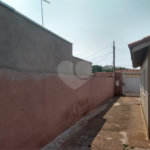 Casa Térrea com 2 dormitórios.