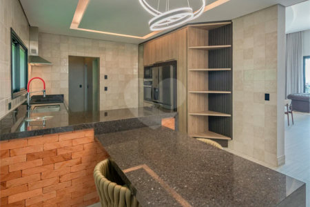 Casa à venda com 4 suítes no condomínio Vale da Santa Fé, Vinhedo - SP