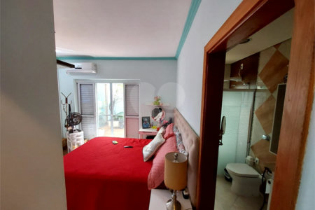 Casa residencial com ponto comercial a venda no Centro