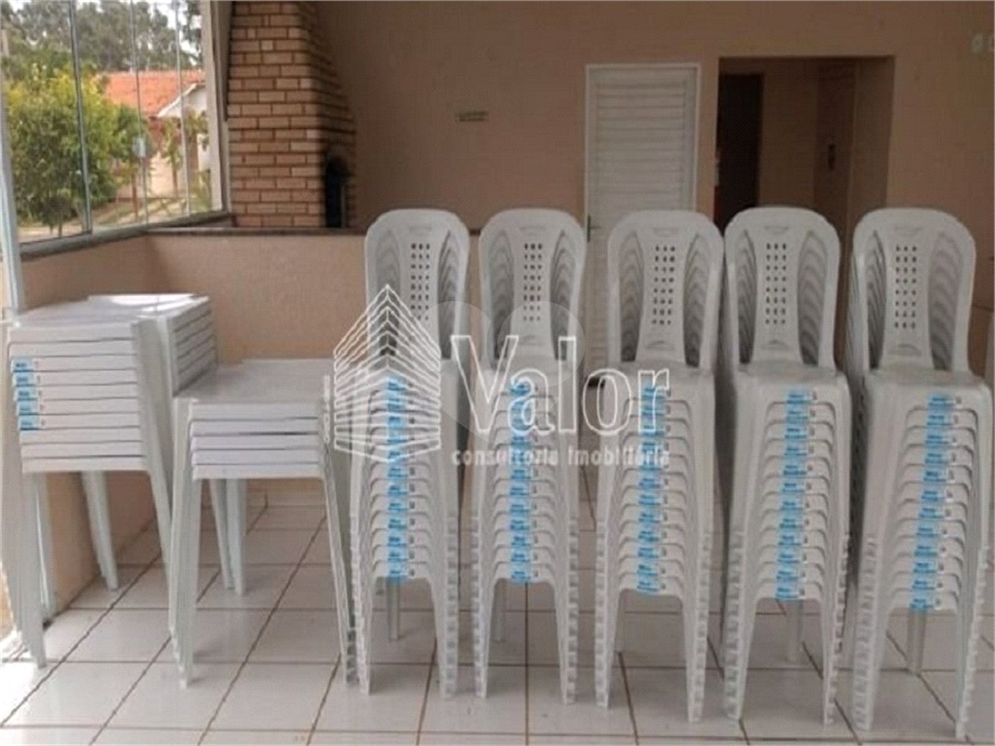 Casa Térrea no Condomínio Moradas II.