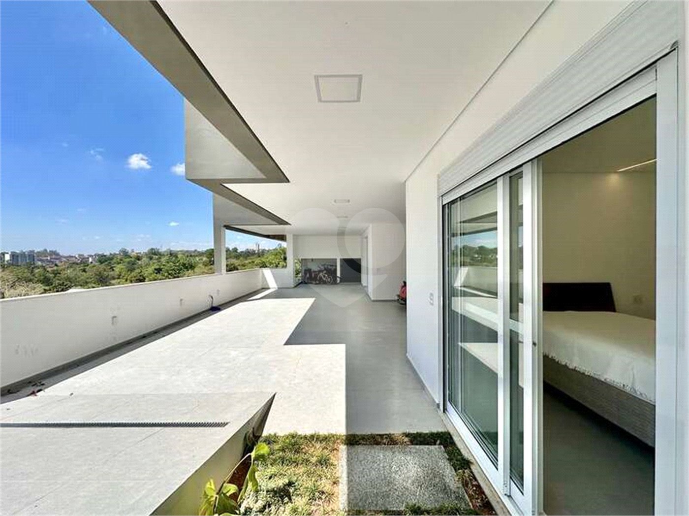 Casa Contemporânea e Mobiliada no Condomínio Palos Verdes – A Essência do Alto Padrão na Granja Viana – 7 suítes, 4 pavimentos com elevador