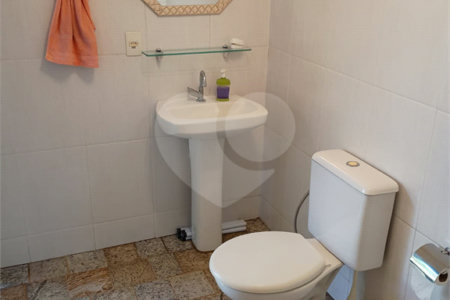 Sobrado com 3 quartos à venda com área gourmet completa e 5 vagas de garagem – Santa Marta - São Carlos/SP