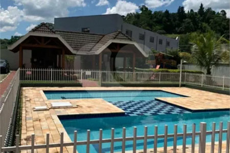 Apartamento em Atibaia com 2 dormitórios (1 suíte), 1 vaga de garagem, elevador, área de lazer com piscina