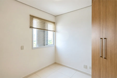 Apartamento de 84m² na Vila Lusitânia, em São Bernardo do Campo, com 3 dormitórios, suíte com varanda, 2 vagas cobertas, depósito privativo e lazer completo.