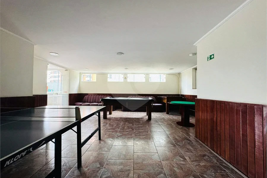 Vende-se Apartamento de 2 Quartos com Sacada na Vila Mascote