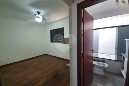 Apartamento Cobertura, no Condomínio Porto Sol.