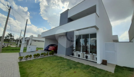 Casa à venda com 3 suítes no condomínio Damha IV, São Carlos - SP