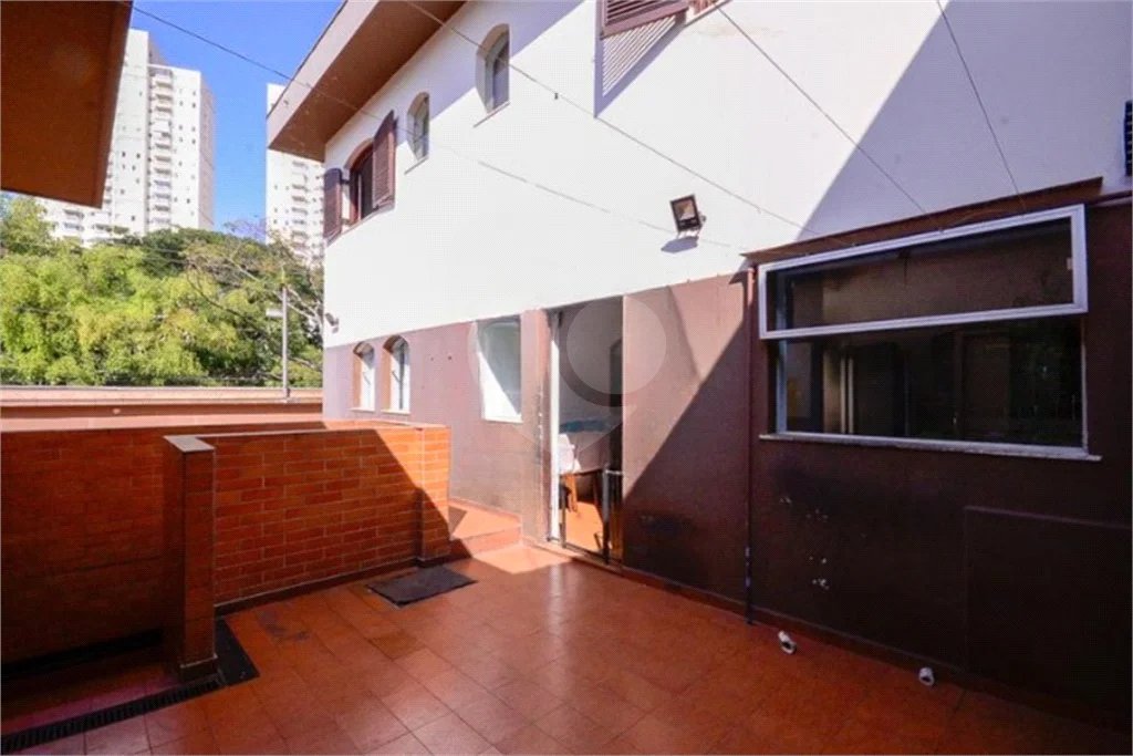 Casa com 4 Dormitórios sendo 1 suíte, com 3 Vagas