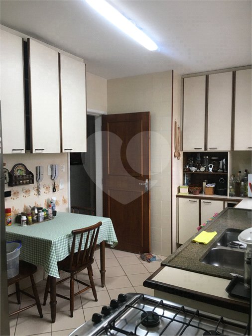 Campo Belo: Elegante Apartamento de 113 m² com Suíte e 2 Vagas em Localização Privilegiada