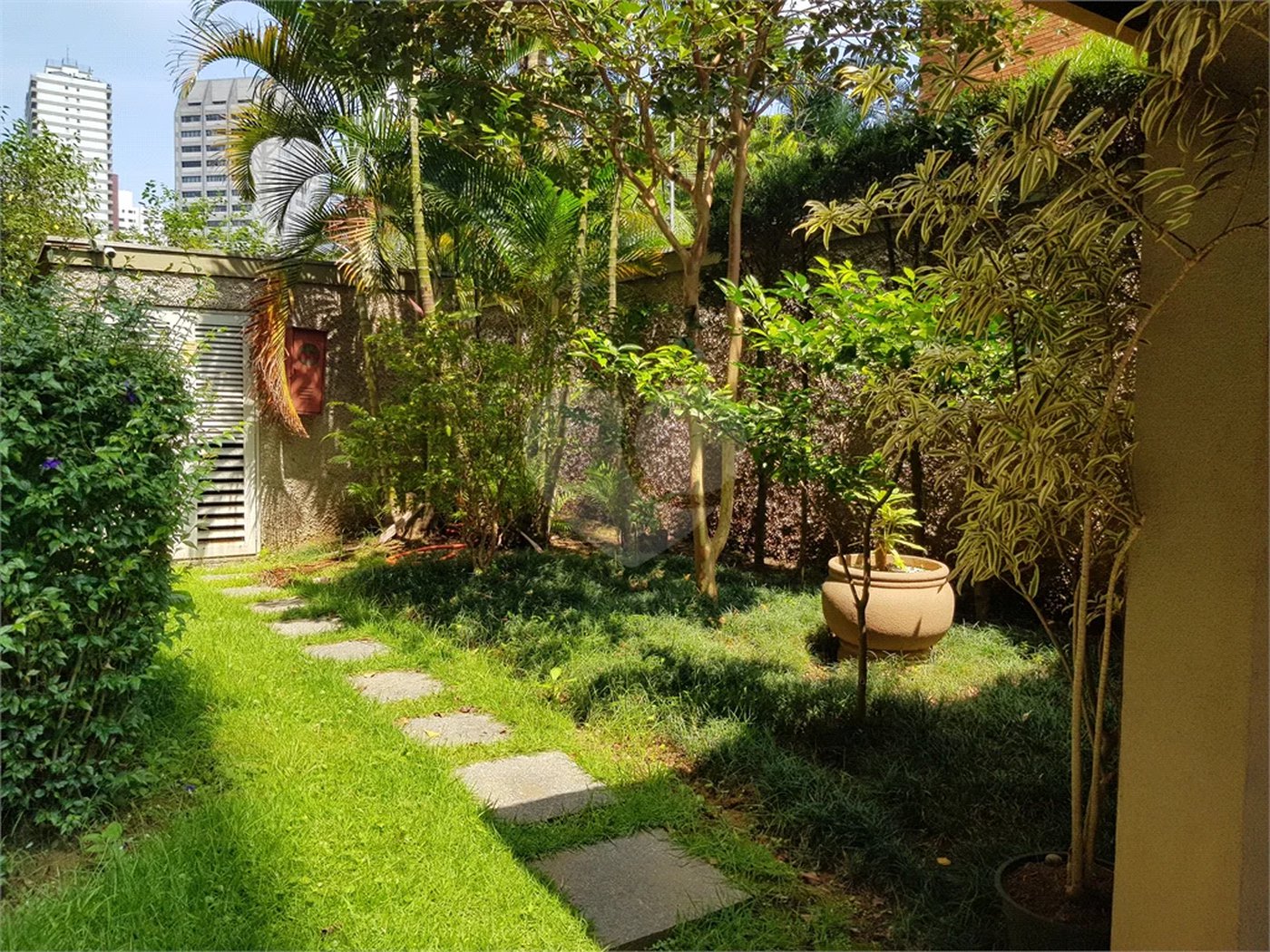 Apartamento Mobiliado no Alto da Boa Vista, com churrasqueira na varanda , 3 suítes e próximo ao Metro