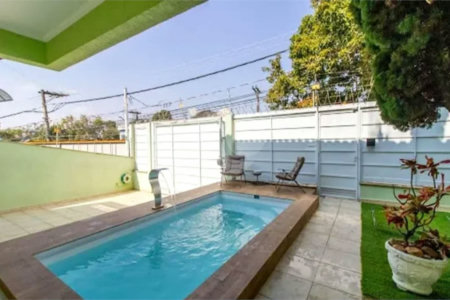 Sobrado à venda no Jardim Bom Clima, com 300 m² com 3 dormitórios piscina e churrasqueira