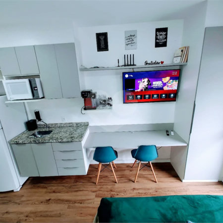 Studio Mobiliado na República – 22m² com Varanda