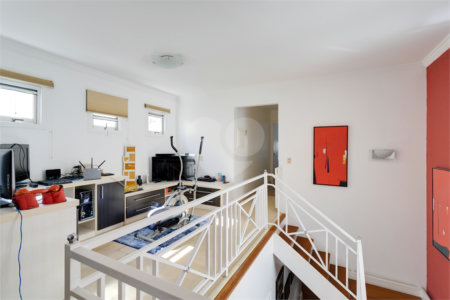 Casa à venda com 4 quartos, sendo 2 suítes, no condomínio Villa Franz Schubert, São Paulo - SP