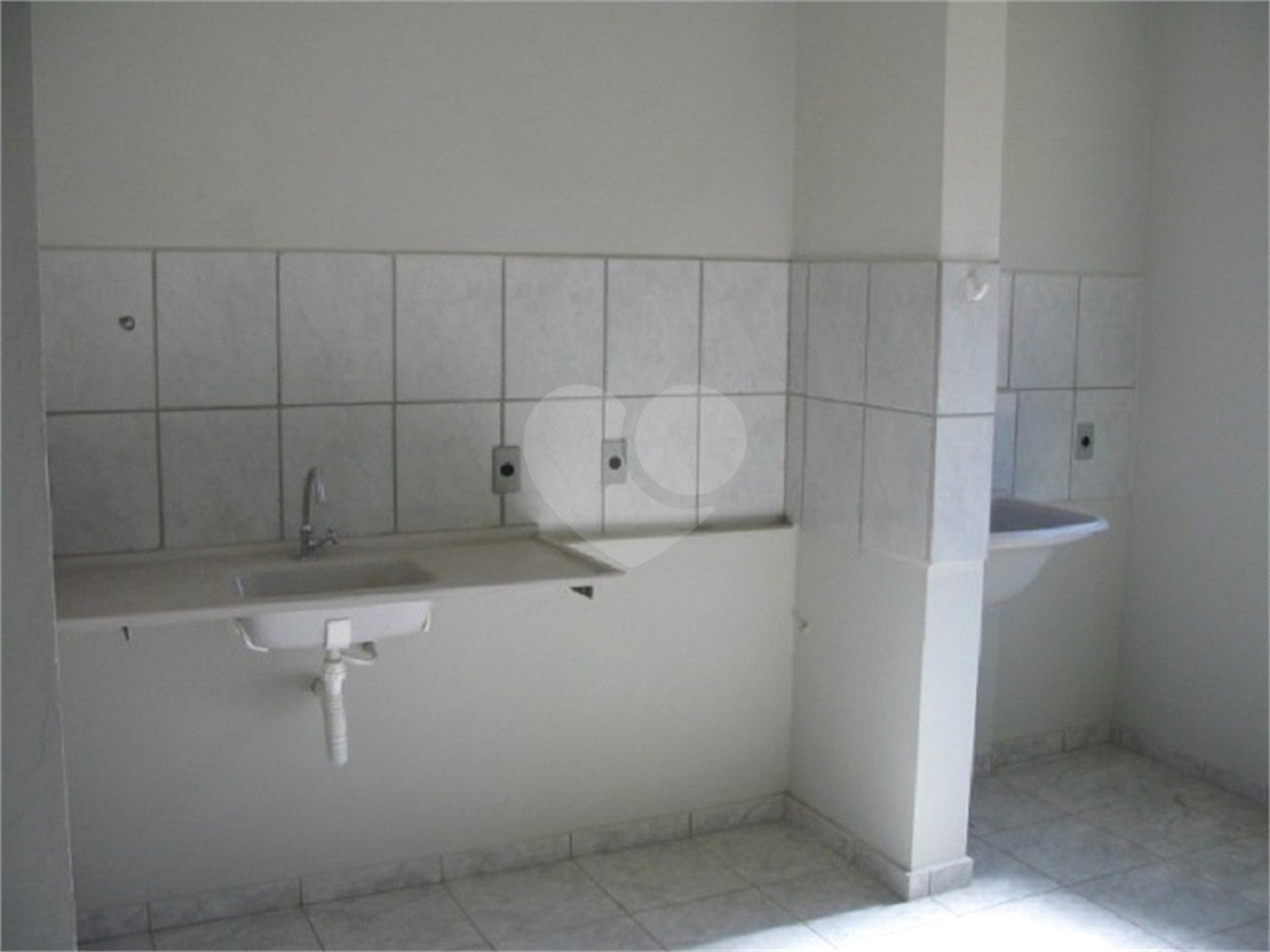 Apartamento no Condomínio Residencial Jardim das Torres.