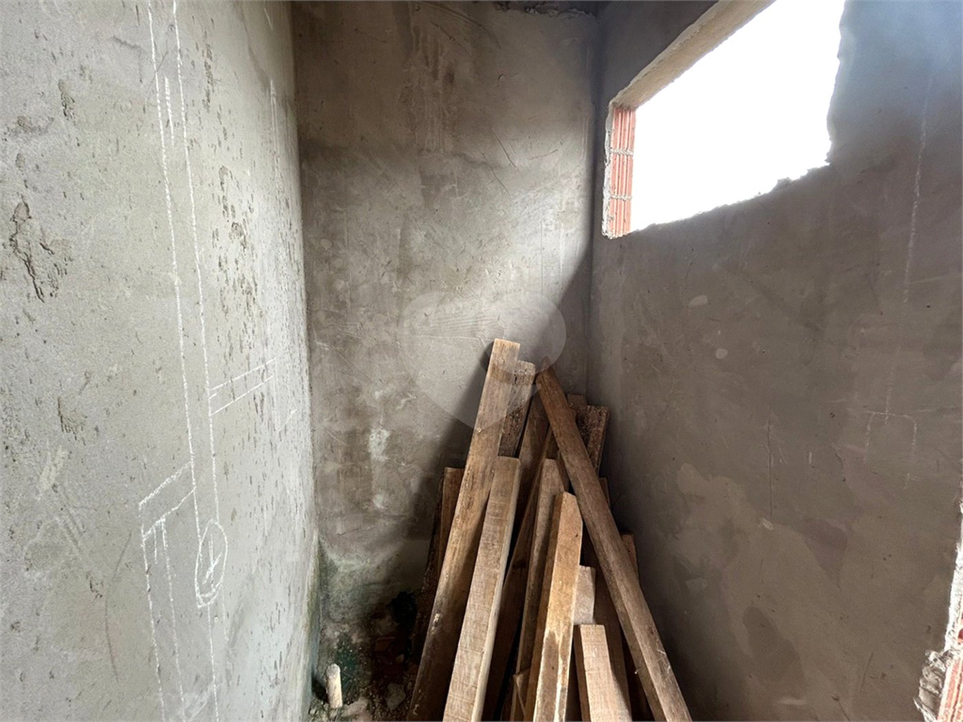 Casa à Venda de 3 dormitórios no condomínio damha II em São Carlos,
