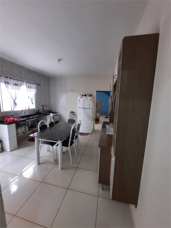 Casa Térrea com 2 dormitórios.