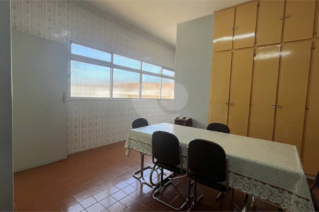 Casa Térrea com 3 dormitórios no Centro de Atibaia
