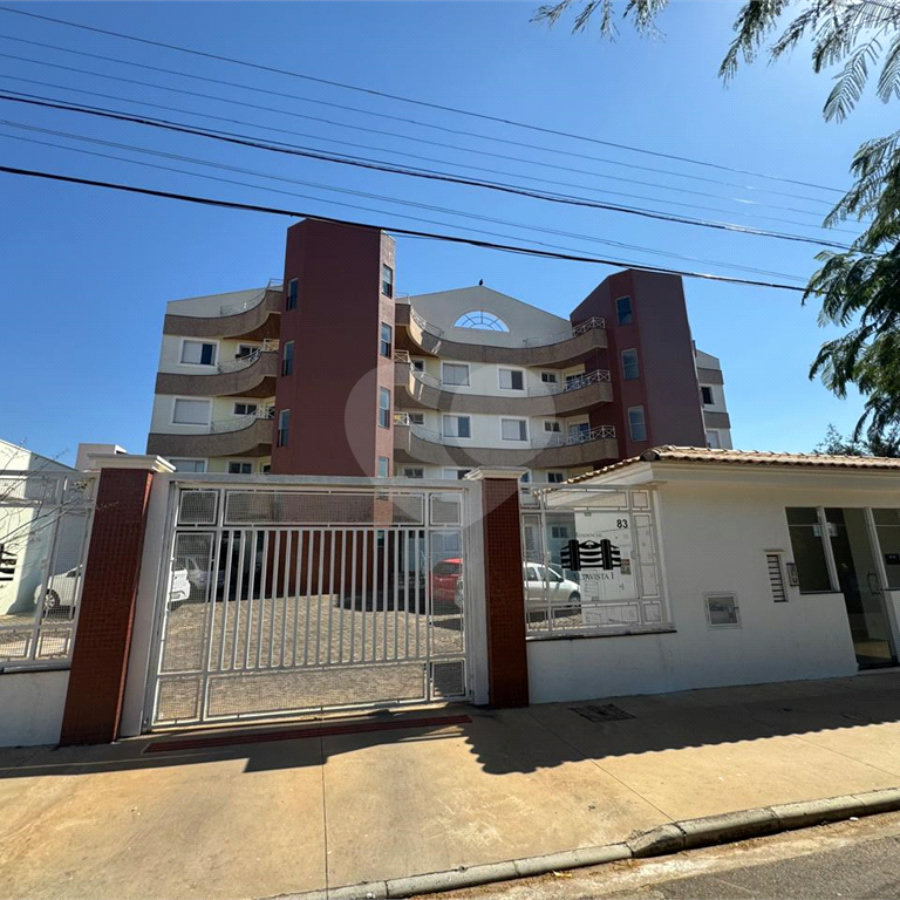 Apartamento de 2 Dormitórios á venda, no Parque Santa Marta em São Carlos.