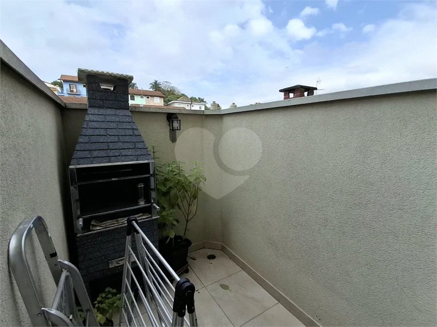 Casa à venda com 3 quartos, sendo 1 suíte, no condomínio Vila Arnoni, São Paulo - SP