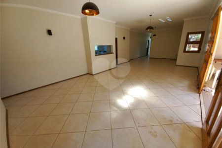 Casa Térrea no Condomínio Damha I,