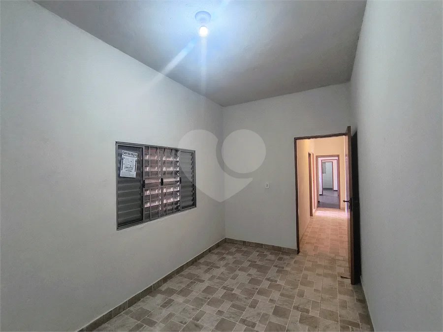 Casa para Locação no Jardim Pau Preto – Indaiatuba/SP - 3 dormitórios, quintal e garagem com portão manual