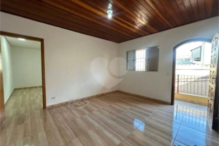 Casa com 200m² , 5 dormitórios , sendo 1 suíte , 3 vagas de garagem , à venda em Guarulhos.