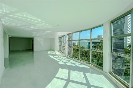 Apartamento com 260m² à venda na Av. Paes de Barros - Recém reformado 100% - Impecável.