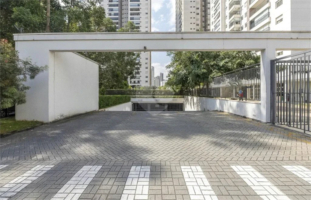Apartamento à venda com 3 quartos, sendo 1 suíte, em Parque Reboucas, São Paulo, SP