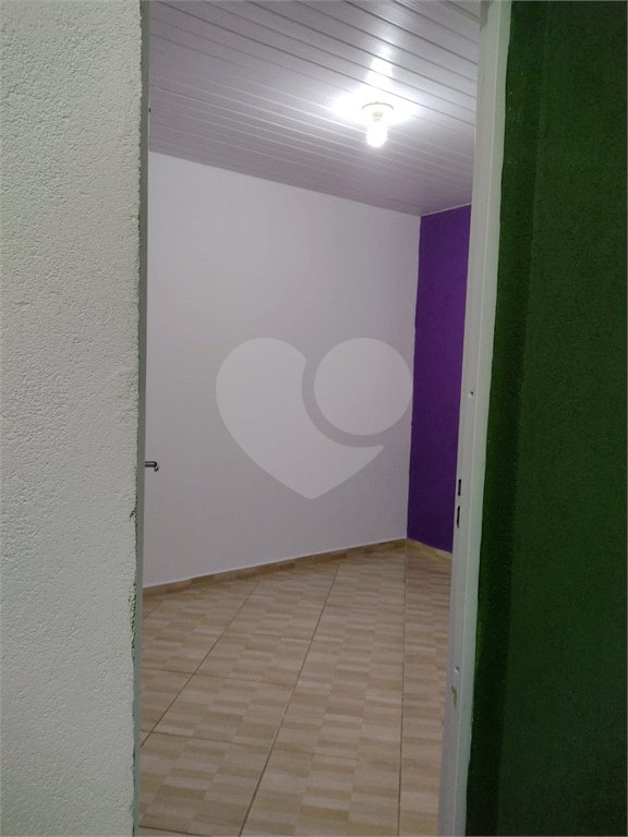 Casa térrea no Jardim Zavaglia.