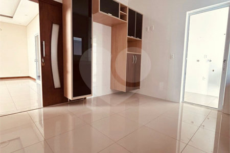 Casa à venda com 3 quartos, sendo 3 suítes, no condomínio Village Damha III, São Carlos - SP