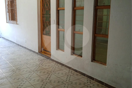 Oportunidade Imperdível! Casa com Salão Comercial – Ideal para Morar e Empreender