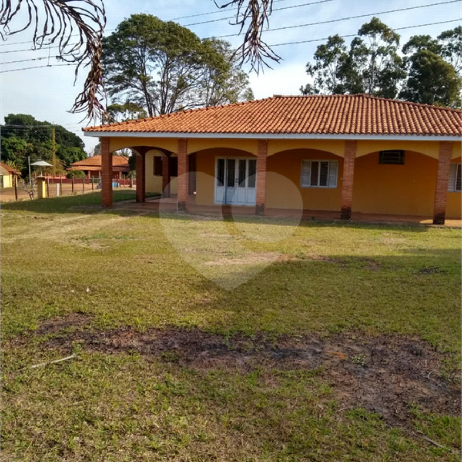 Chácara em água vermelha, localizada em ponto comercial.