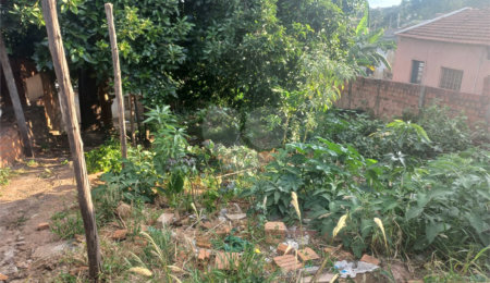 Terreno à venda em Jardim Pacaembu, São Carlos, SP