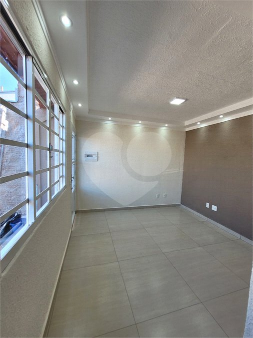 Seu Novo Lar Te Espera: Casa Aconchegante, Pronta para Morar e com 2 dormitórios e Amplo Quintal!